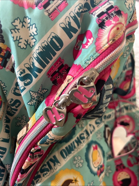 HARAJUKU LOVERS Eskimo Kisses Print Backpack w/Heart Mirror Bag Charm Snowflakes